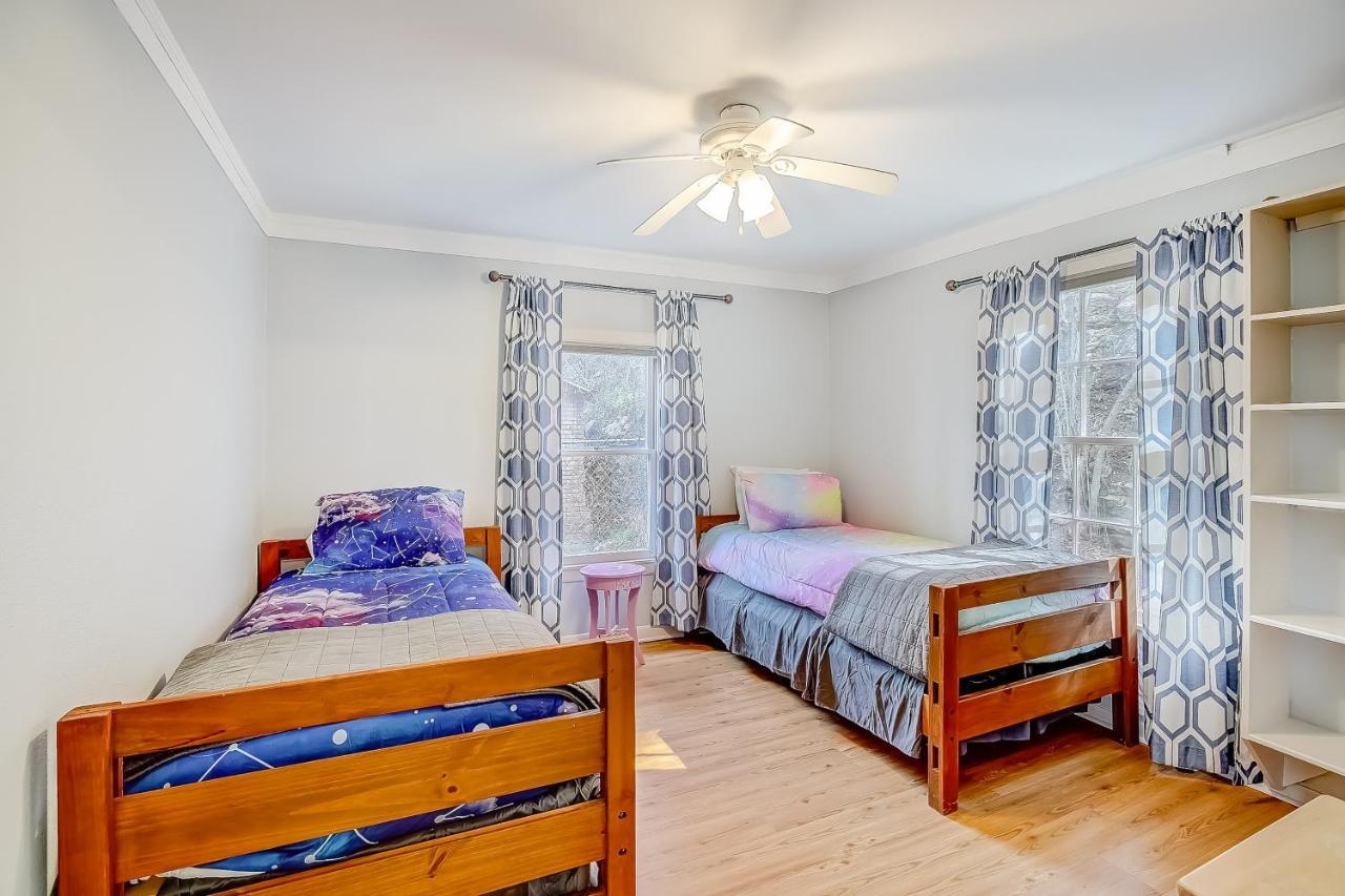 Lakeview Lodge Spicewood エクステリア 写真